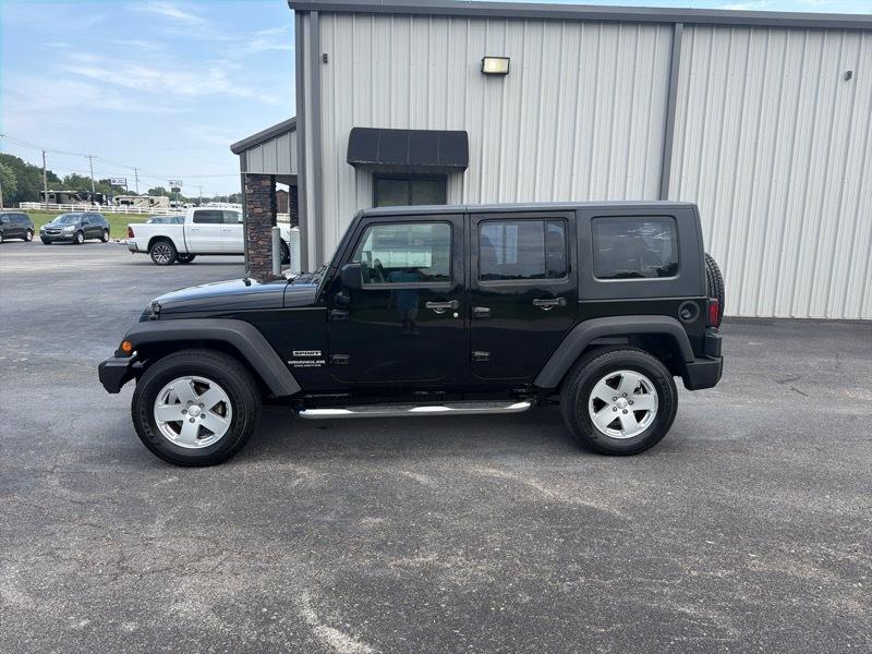 Jeep Wrangler Unlimited Sport RWD 2010