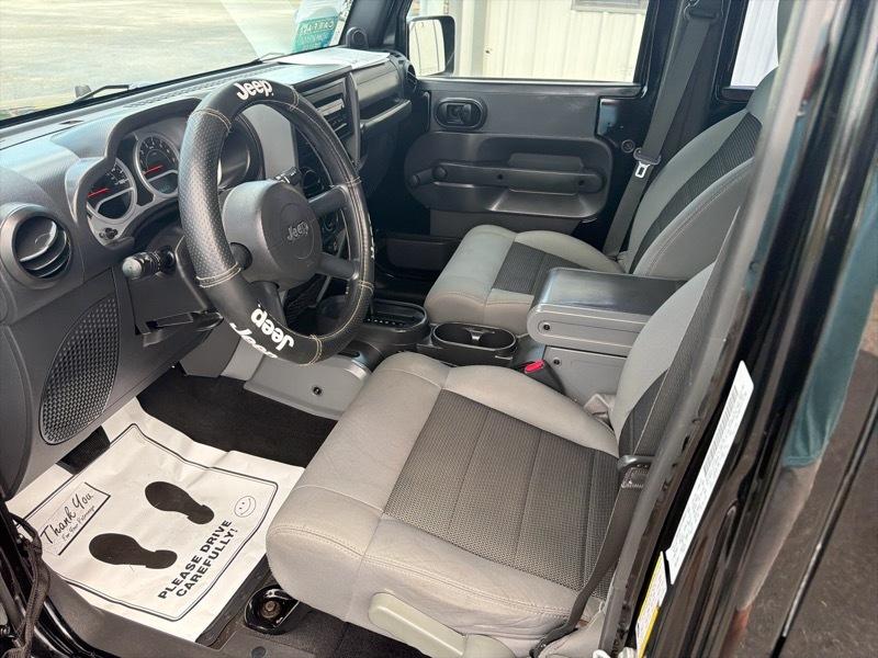 Jeep Wrangler Unlimited Sport RWD 2010