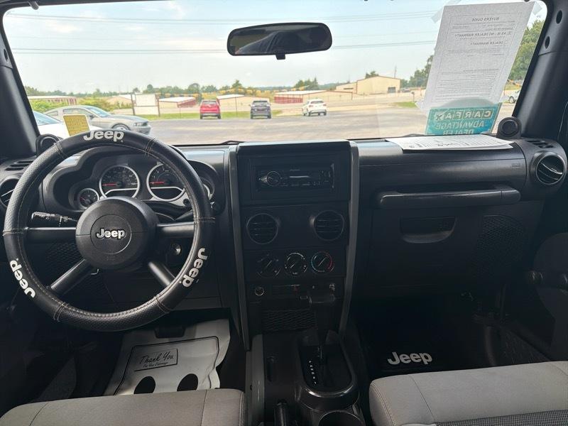 Jeep Wrangler Unlimited Sport RWD 2010