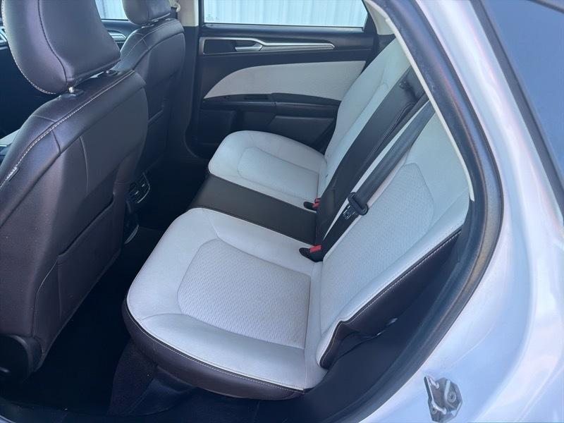 Ford Fusion photo 5