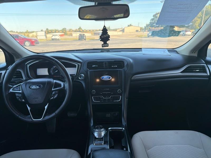 Ford Fusion photo 6