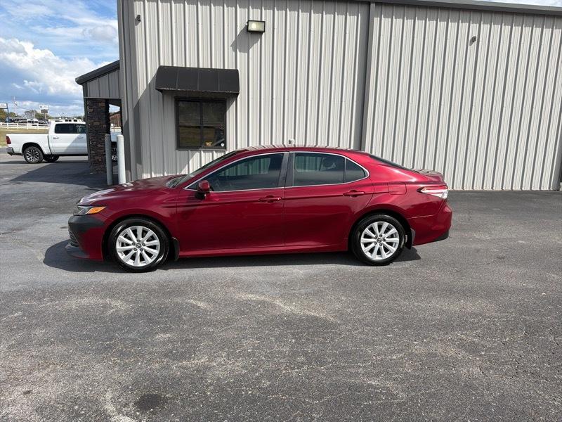 Toyota Camry photo 3