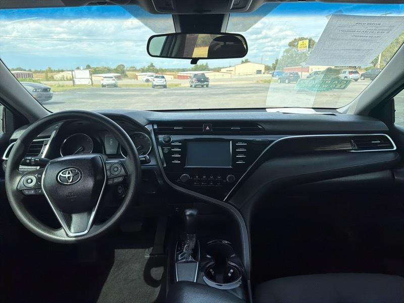 Toyota Camry photo 6