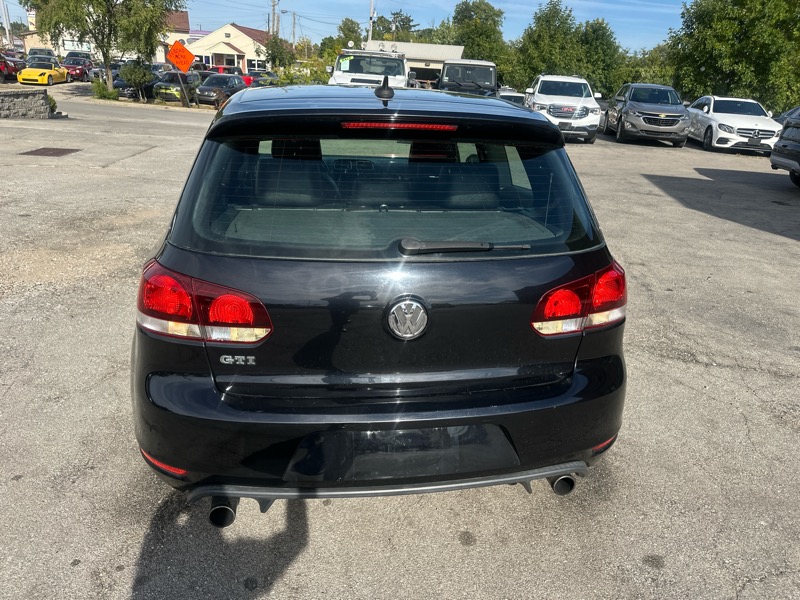 Volkswagen GTI 2.0T Coupe 2010 Volkswagen GTI 2.0T Coupe 2010