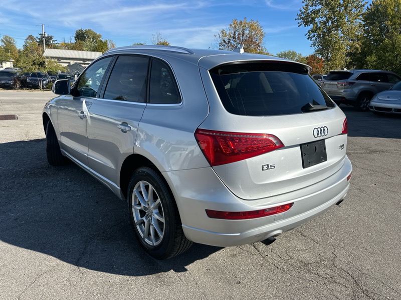 Audi Q5 2.0 quattro Premium 2012 Audi Q5 2.0 quattro Premium 2012