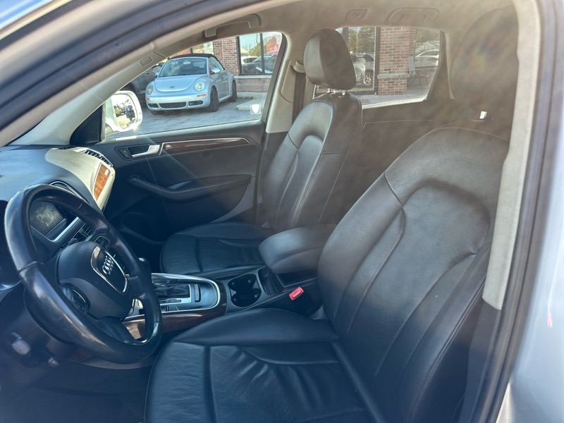 Audi Q5 2.0 quattro Premium 2012 Audi Q5 2.0 quattro Premium 2012