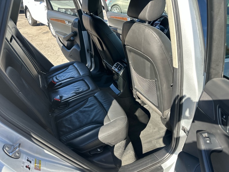 Audi Q5 2.0 quattro Premium 2012 Audi Q5 2.0 quattro Premium 2012