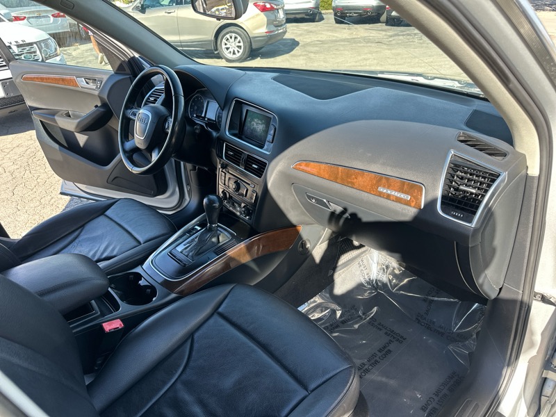 Audi Q5 2.0 quattro Premium 2012 Audi Q5 2.0 quattro Premium 2012