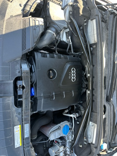 Audi Q5 2.0 quattro Premium 2012 Audi Q5 2.0 quattro Premium 2012