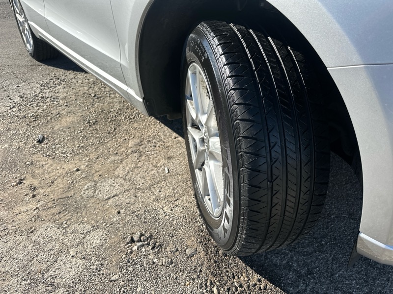 Audi Q5 2.0 quattro Premium 2012 Audi Q5 2.0 quattro Premium 2012