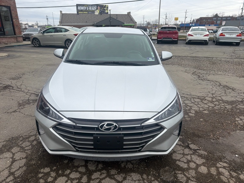 Hyundai Elantra SE 6AT 2019