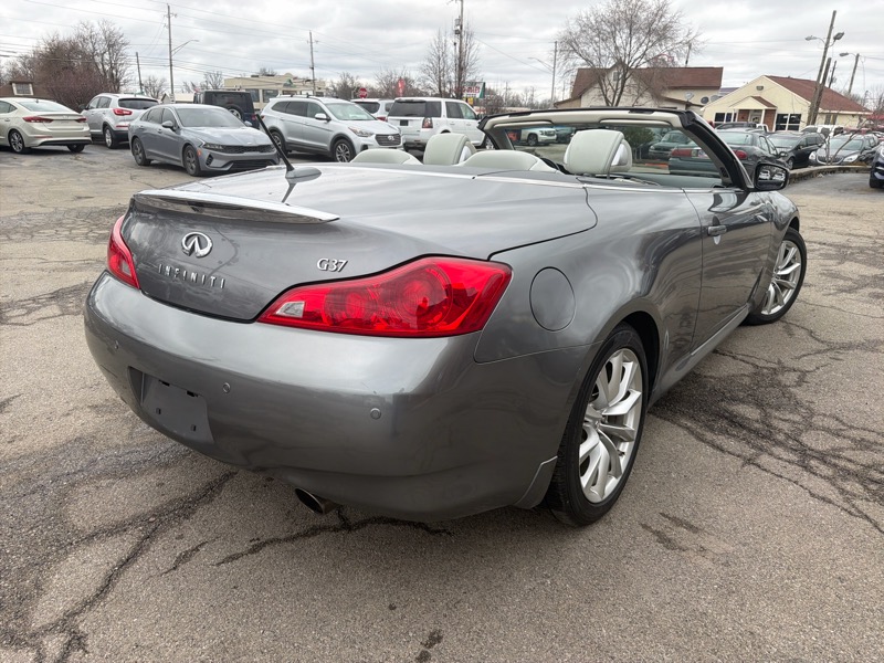 Infiniti G Convertible Base 2012