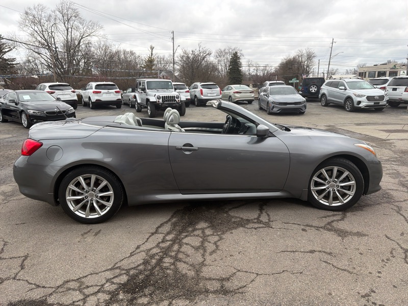Infiniti G Convertible Base 2012