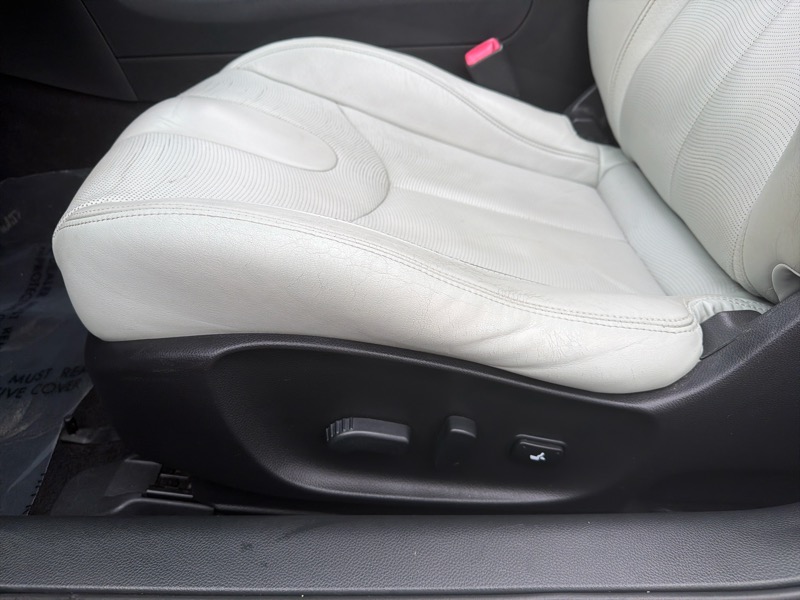 Infiniti G Convertible Base 2012