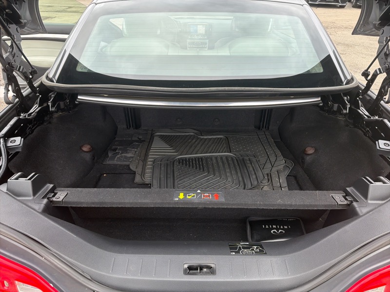 Infiniti G Convertible Base 2012