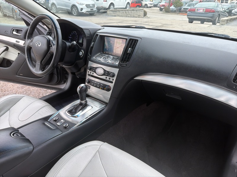 Infiniti G Convertible Base 2012