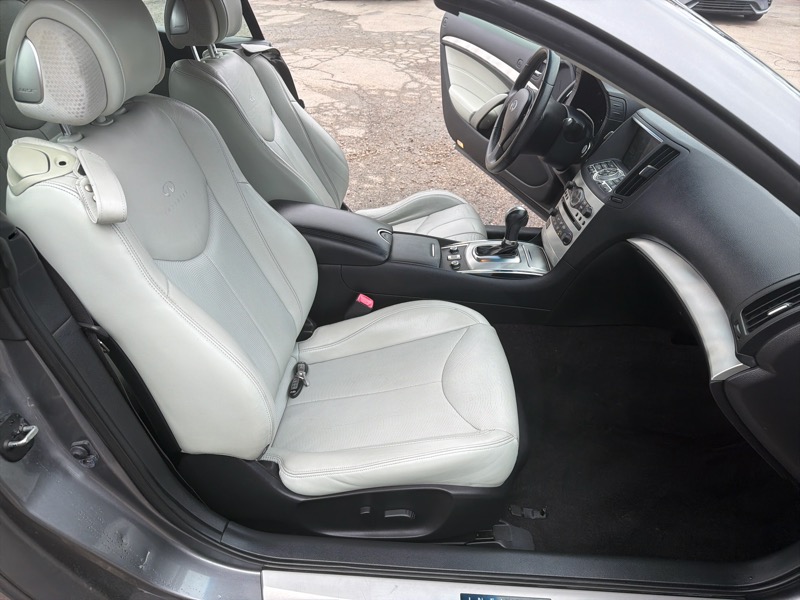 Infiniti G Convertible Base 2012