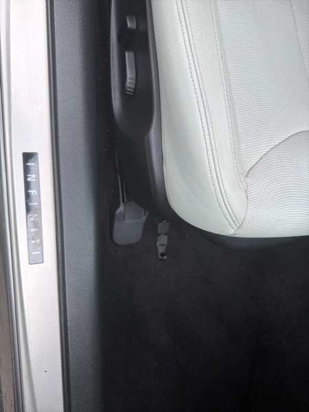 Infiniti G Convertible Base 2012