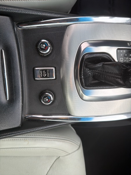 Infiniti G Convertible Base 2012