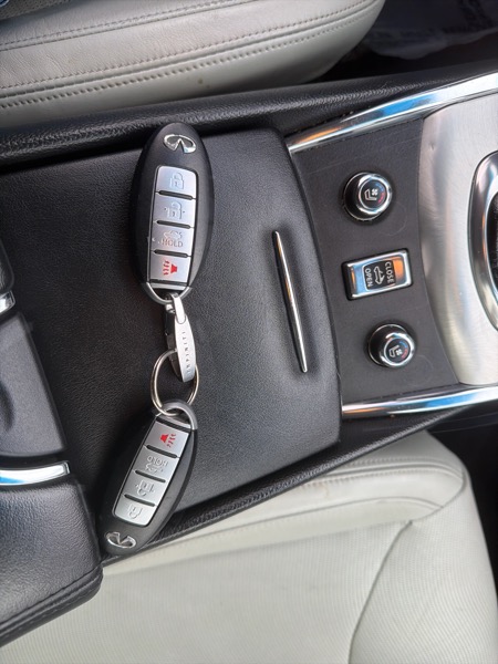 Infiniti G Convertible Base 2012