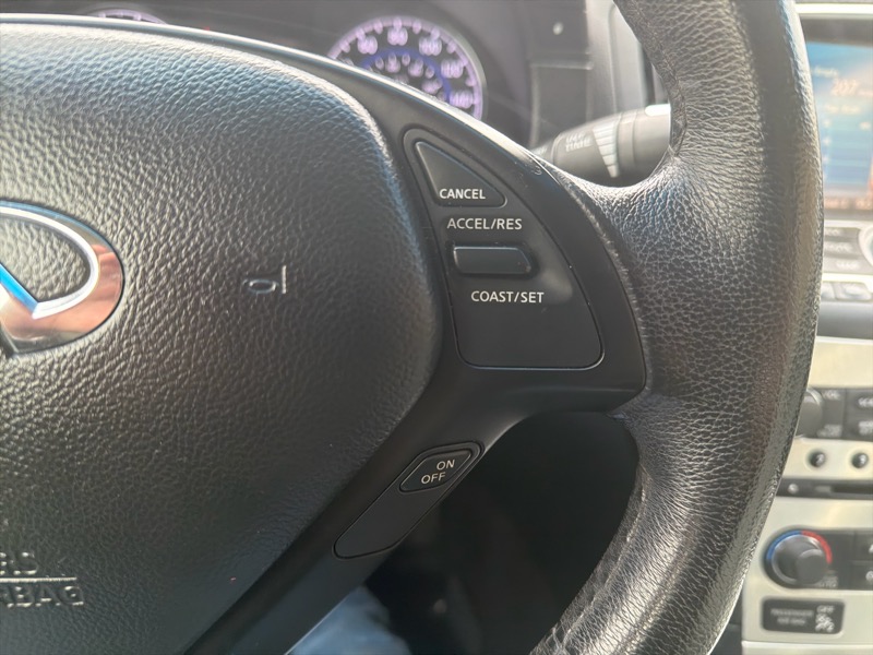 Infiniti G Convertible Base 2012