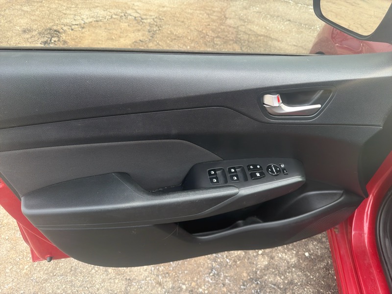 Hyundai Accent SEL 4-Door 6A 2019