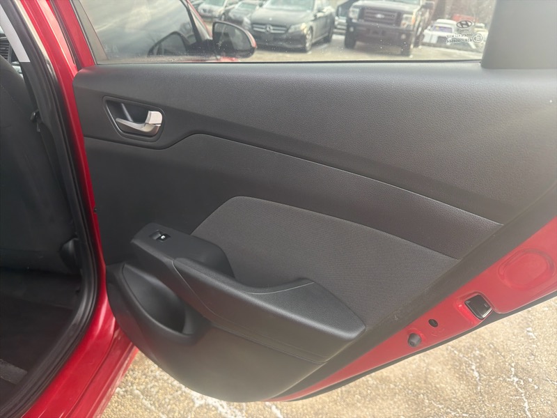 Hyundai Accent SEL 4-Door 6A 2019