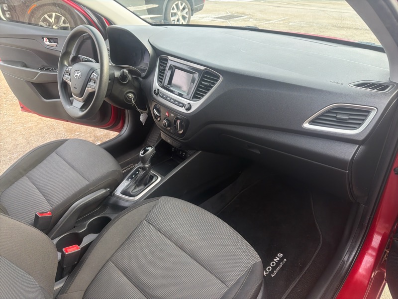Hyundai Accent SEL 4-Door 6A 2019