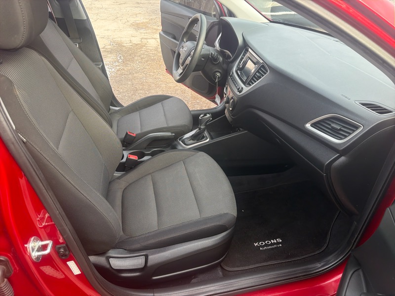 Hyundai Accent SEL 4-Door 6A 2019