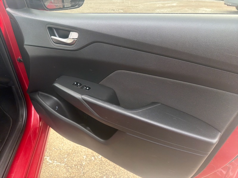 Hyundai Accent SEL 4-Door 6A 2019