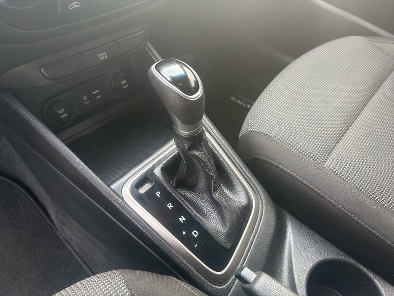 Hyundai Accent SEL 4-Door 6A 2019