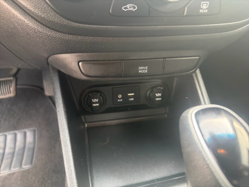 Hyundai Accent SEL 4-Door 6A 2019