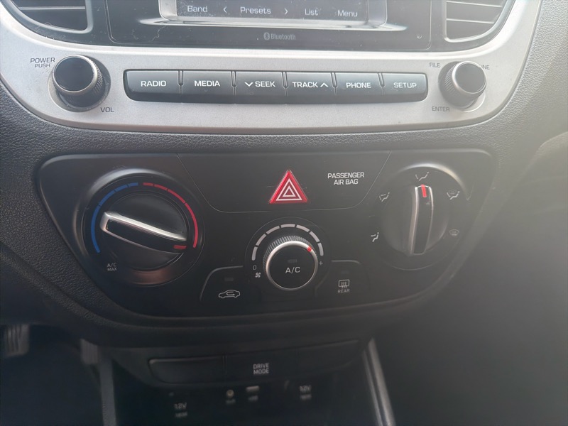 Hyundai Accent SEL 4-Door 6A 2019