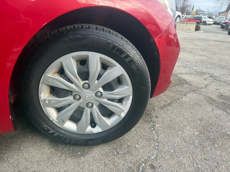 Hyundai Accent SEL 4-Door 6A 2019