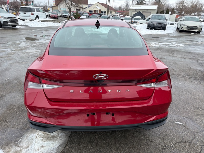 Hyundai Elantra SEL 2021