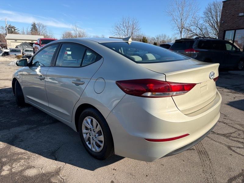 Hyundai Elantra SE 6AT 2017