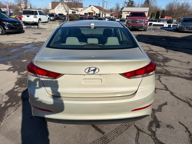 Hyundai Elantra SE 6AT 2017