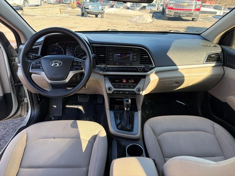 Hyundai Elantra SE 6AT 2017