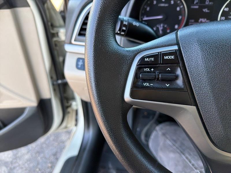 Hyundai Elantra SE 6AT 2017