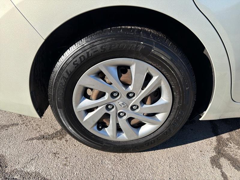 Hyundai Elantra SE 6AT 2017