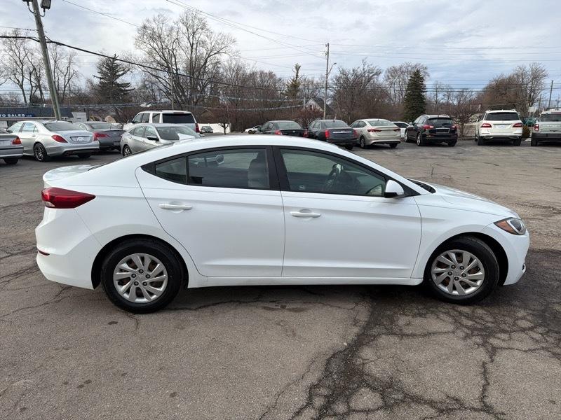 Hyundai Elantra SE 6AT 2017