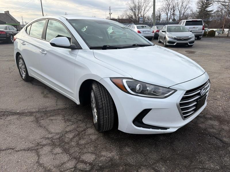 Hyundai Elantra SE 6AT 2017
