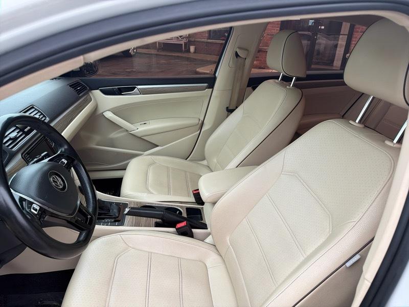 Volkswagen Passat SE 2018