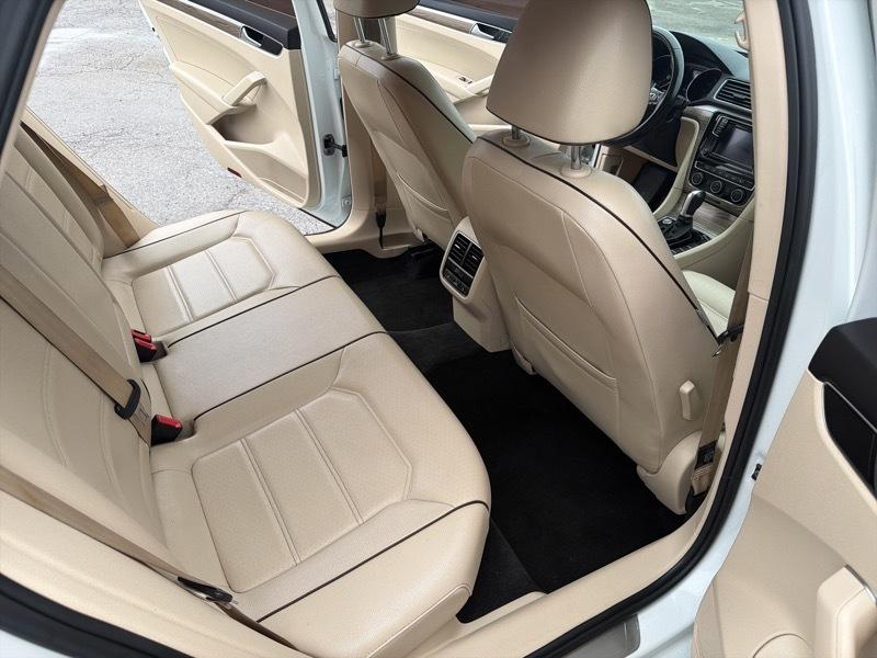 Volkswagen Passat SE 2018