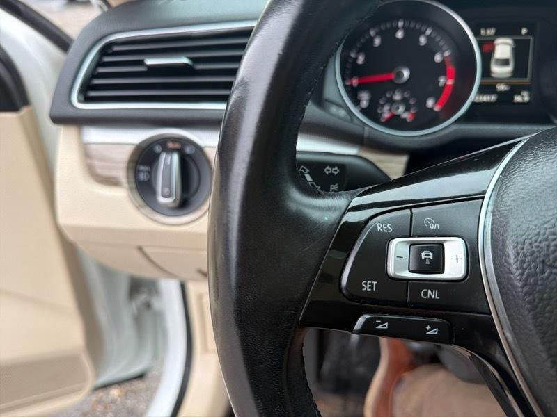 Volkswagen Passat SE 2018