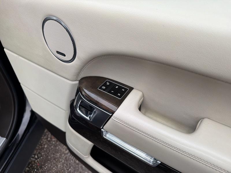 Land Rover Range Rover HSE 2013