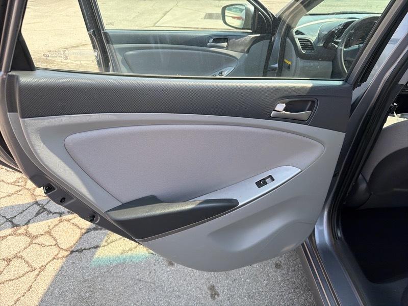 Hyundai Accent SE 4-Door 6A 2017