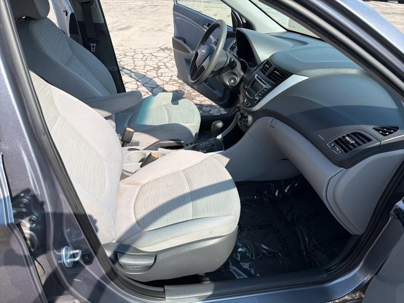 Hyundai Accent SE 4-Door 6A 2017