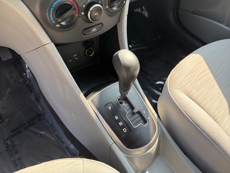 Hyundai Accent SE 4-Door 6A 2017