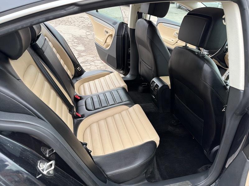 Volkswagen CC Sport w/Lighting Package 2013